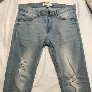 SALE‼️ Forever 21 Distressed Skinny Stretch Jeans